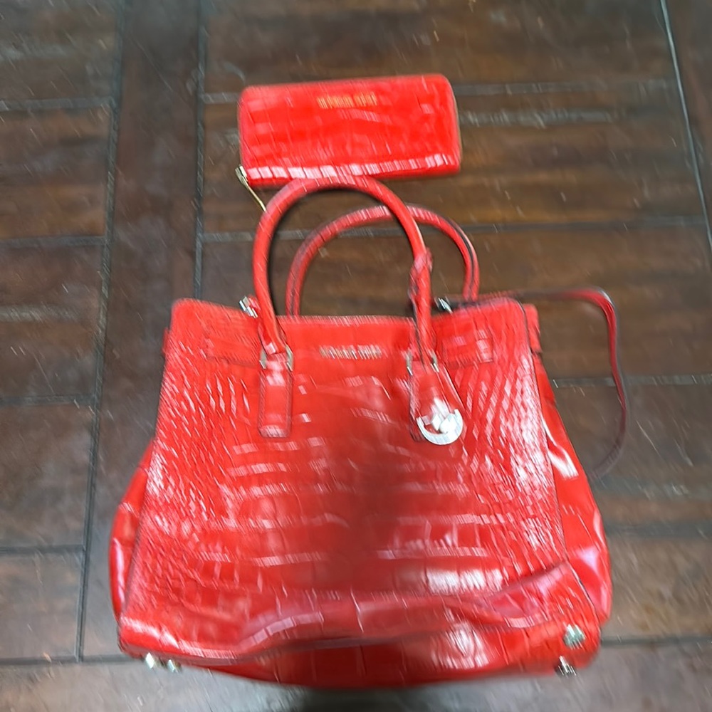 Michael Kors shoulder bag and wallet